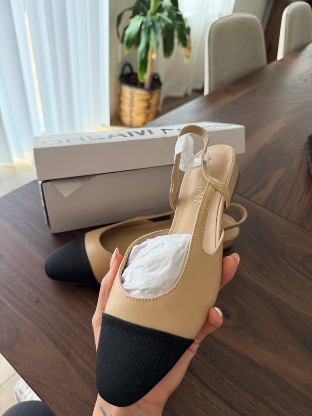 Women’s Two-Tone Slingback Flats - Beige and Black- beautifully made - Picture 3 of 7